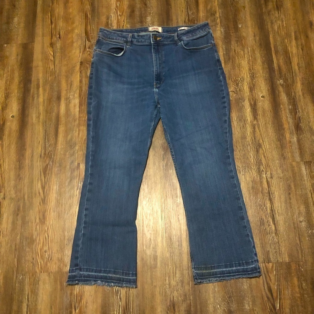 Wrangler Jeans Women's 16 High Rise Kick Flare Raw Hem Curvy Plus Size Denim